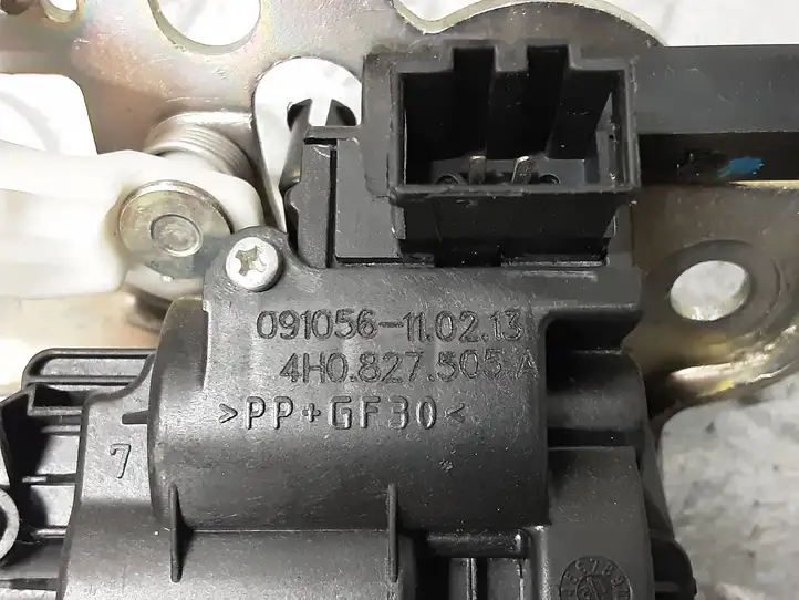 Audi A8 S8 D4 4H (2010 - 2014) 4H0827505A Замок крышки багажника — фото 6