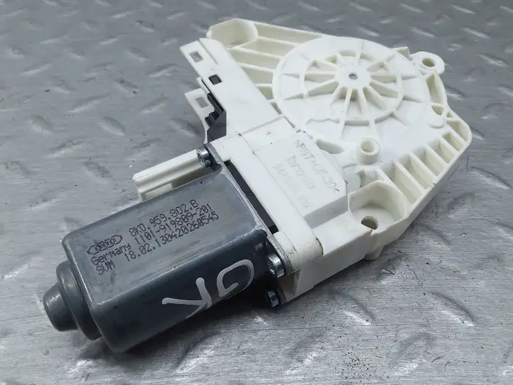 Audi A8 S8 D4 4H (2010 - 2014) 8K0959802B Стеклоподъемник задней двери — фото 1