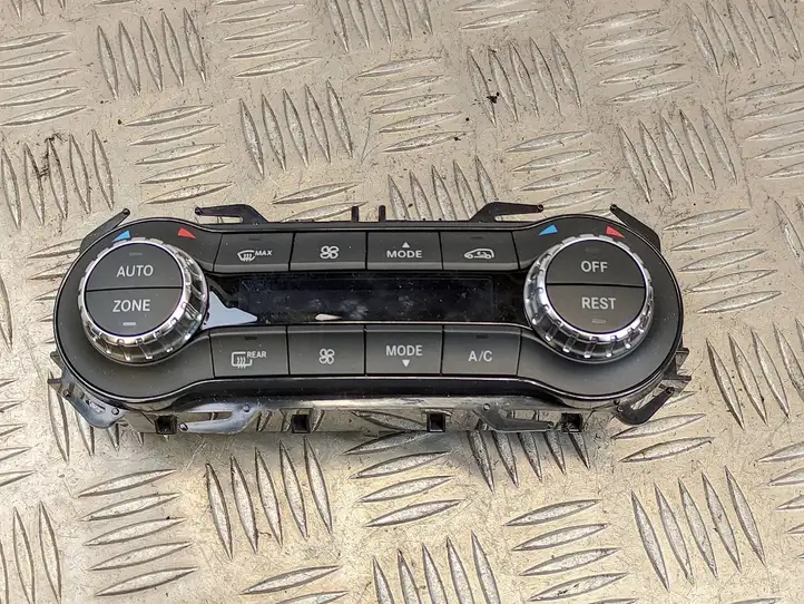 Mercedes-Benz CLA C117,X117,W117 (2013 - 2019) A2469008415 Блок управления климат-контролем — фото 1