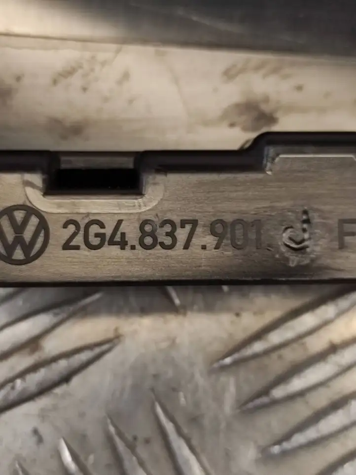 Volkswagen Polo VI (2015 - 2019) 2G4837901 Накладка стекла передней двери — фото 3