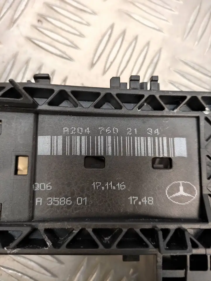 Mercedes-Benz CLA C117,X117,W117 (2013 - 2019) A1178320108 Замок задней двери — фото 5