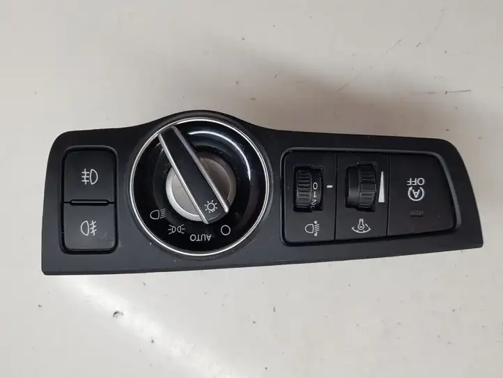 Hyundai i40 (2011 - ) 933003Z970 Включатель фонарей — фото 1