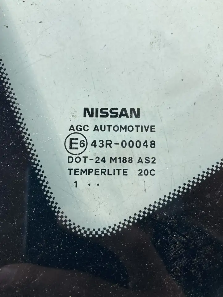 Nissan Qashqai (2010 - 2013) E643R00048 Заднее боковое стекло — фото 3