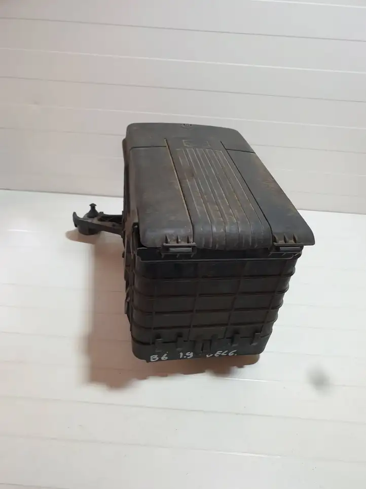 Volkswagen PASSAT B6 (2005 - 2010) 1K09153350 Перегородка аккумулятора — фото 1