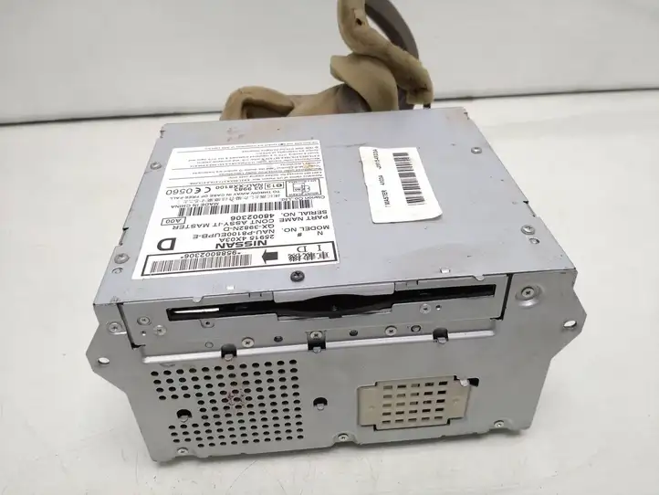 Nissan Navara D40 (2004 - 2015) 259154X03A CD/DVD чейнджер — фото 1