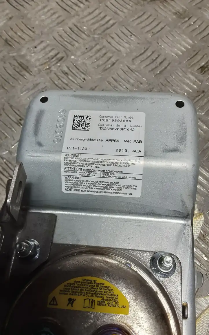 Jeep Grand Cherokee (2010 - 2021) P68195938AA Подушка безопасности пассажира — фото 3