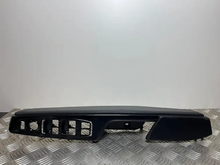 SsangYong Korando (2017 - ) 7221037050 Прочая отделка передней двери — фото 1