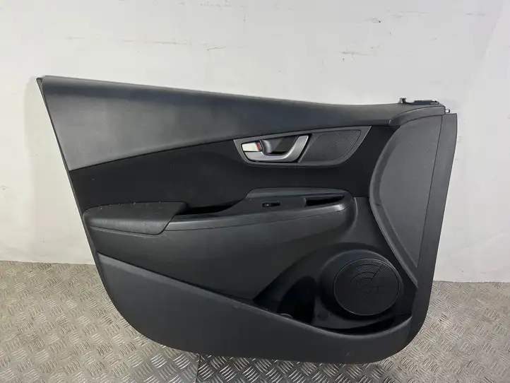 Hyundai Kona I (2017 - 2022) 82370J9000 Обшивка передней двери — фото 1