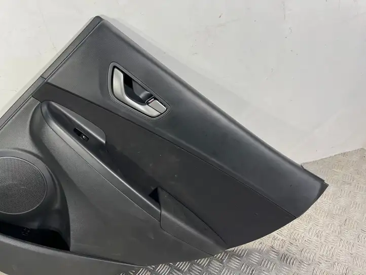 Hyundai Kona I (2017 - 2022) 83380J9000 Обшивка задней двери — фото 2