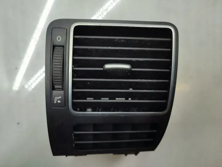 Volkswagen Touran II (2010 - 2016) 1T0819703 Боковой воздушный дефлектор — фото 4