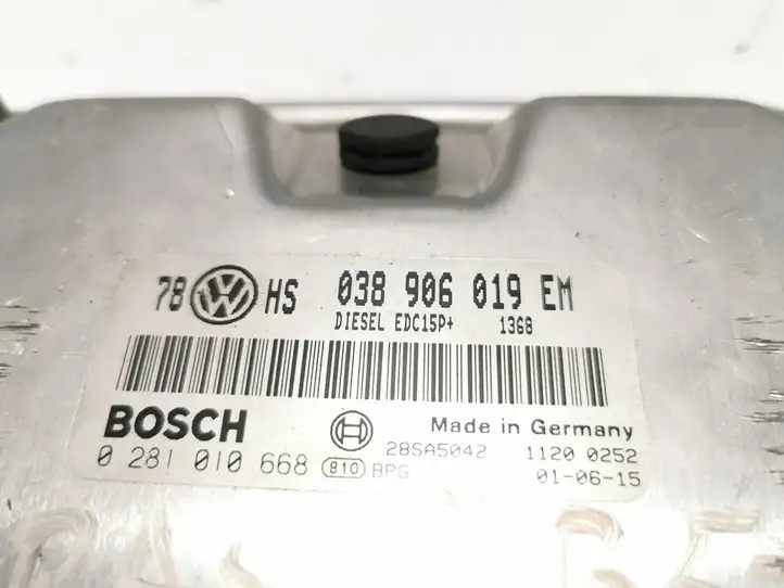 Volkswagen PASSAT B5.5 (2001 - 2005) 038906019EM Блок управления двигателем (ЭБУ) — фото 3
