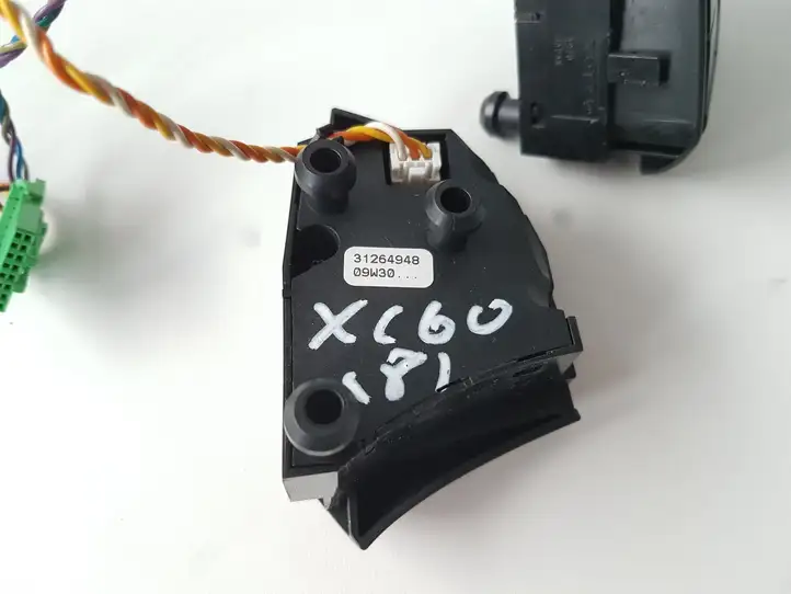 Volvo XC60 (2008 - 2013) 31264948 Кнопки на рулевом колесе — фото 5