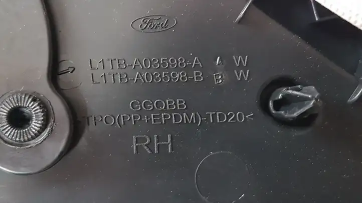 Ford Puma (2019 - ) L1TBA03598A Накладка стоек лобового стекла — фото 6