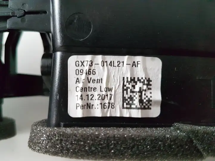 Jaguar XE (2014 - 2019) GX73014L21AF Центральный воздушный дефлектор — фото 4