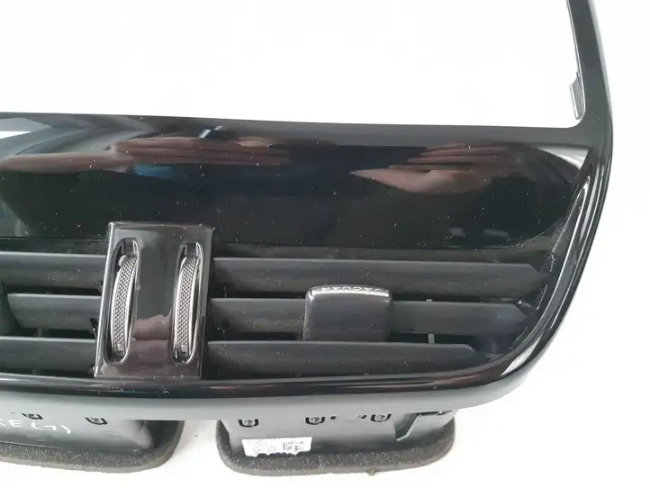 Jaguar XE (2014 - 2019) GX73014L21AF Центральный воздушный дефлектор — фото 11