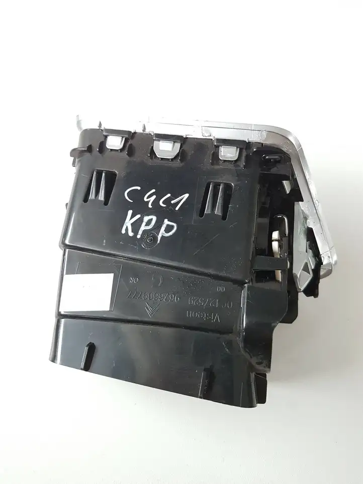 Citroen C4 (2011 - 2016) 9676609777 Боковой воздушный дефлектор — фото 6