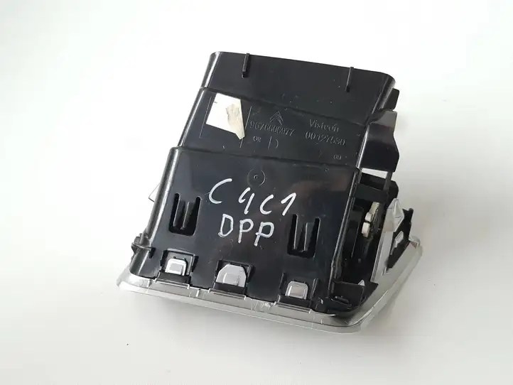 Citroen C4 (2011 - 2016) 9676606977 Боковой воздушный дефлектор — фото 3