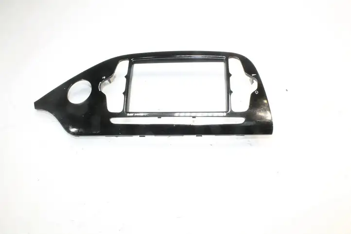 Kia Ceed (2012 - 2015) 84740A2650 Декоративная планка — фото 1