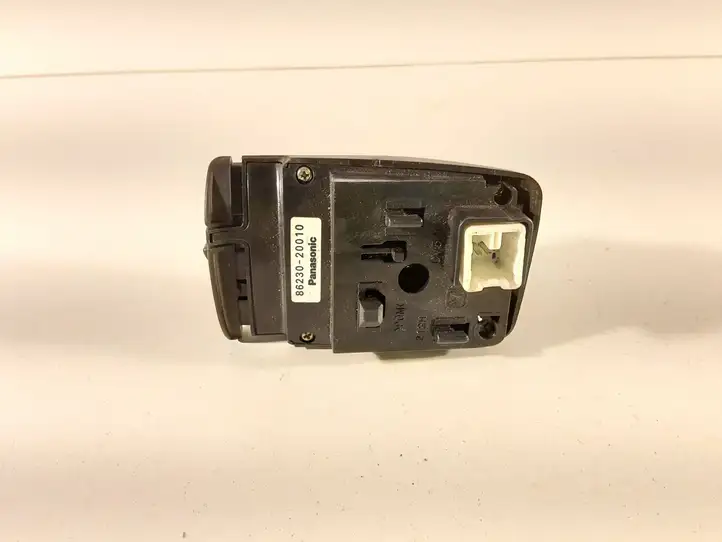Toyota Avensis T220 (2000 - 2003) 8623020010 Кнопки на рулевом колесе — фото 4