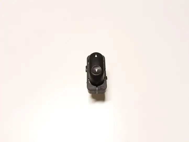 Mazda Tribute (2000 - 2004) E1206637Y Кнопка стеклоподъемников — фото 1