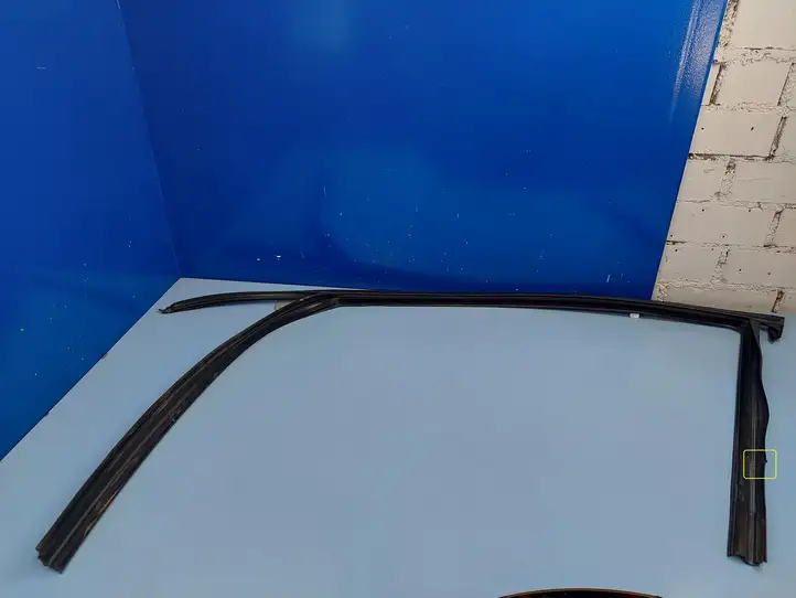 BMW X5 G05 (2018 - ) 51337428671 Уплотнитель стекла передней двери — фото 9