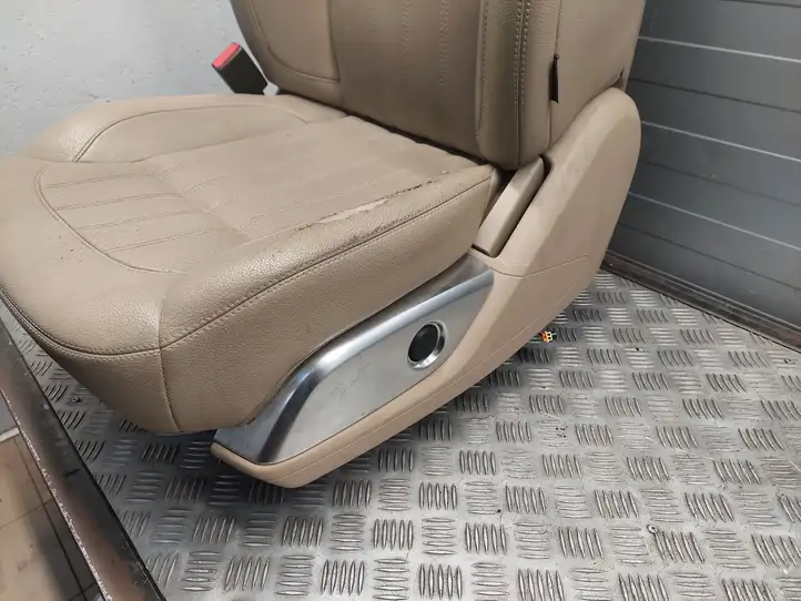 Mercedes-Benz GL X166 (2013 - 2019) A1669100122 Переднее сиденье водителя — фото 9