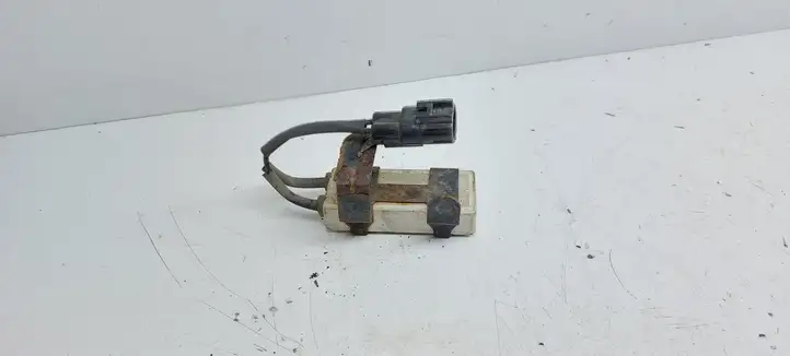 Toyota Yaris Verso (1999 - 2005) 2468102851 Реле вентилятора охлаждения — фото 2