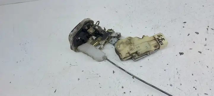 Toyota Yaris Verso (1999 - 2005) 020114 Замок задней двери — фото 1