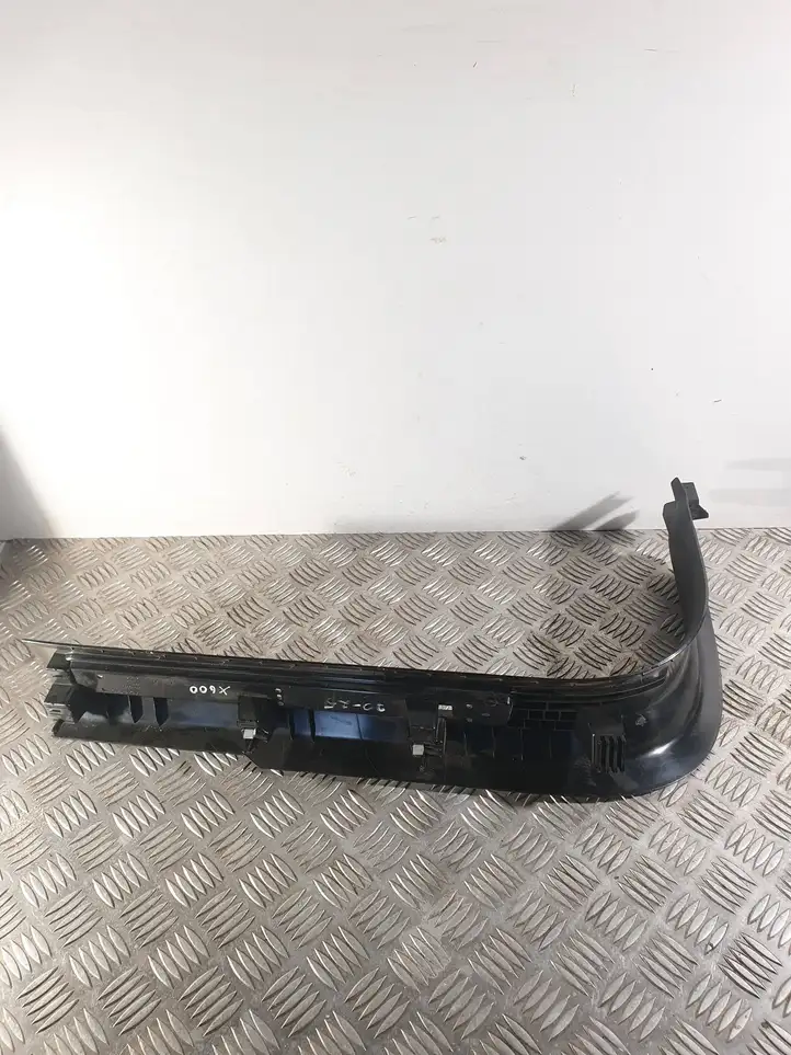 Volvo XC60 (2017 - ) 31448015 Внутренняя отделка переднего порога — фото 3