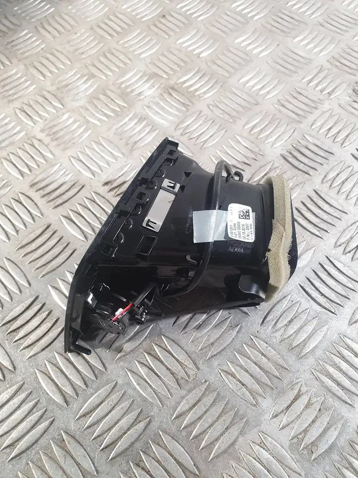 Volvo XC90 (2014 - 2019) 31651283 Центральный воздушный дефлектор — фото 2