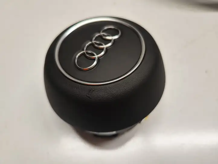 Audi A4 S4 B9 (2015 - 2019) 8W0880201AR Подушка безопасности руля — фото 3