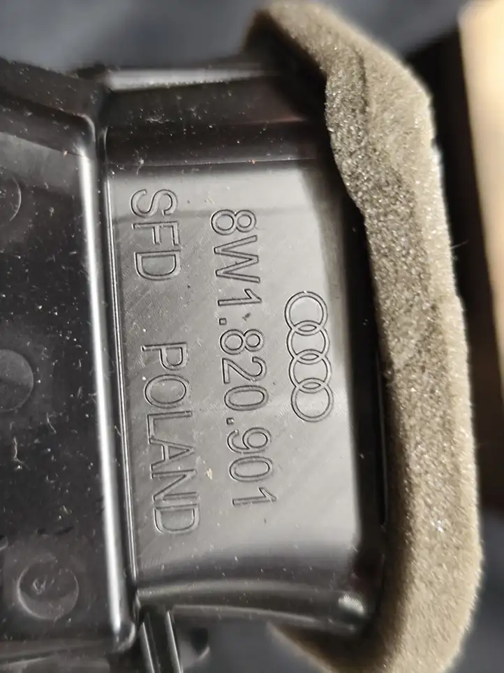 Audi A4 S4 B9 (2015 - 2019) 8W1820901 Боковой воздушный дефлектор — фото 6