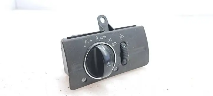 Mercedes-Benz CLS C219 (2003 - 2011) 2115450304 Включатель фонарей — фото 1