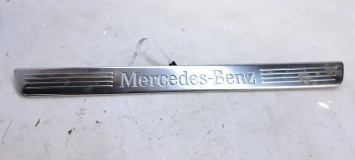 Mercedes-Benz CLA C117,X117,W117 (2013 - 2019) A2466805300 Внутренняя отделка переднего порога — фото 1