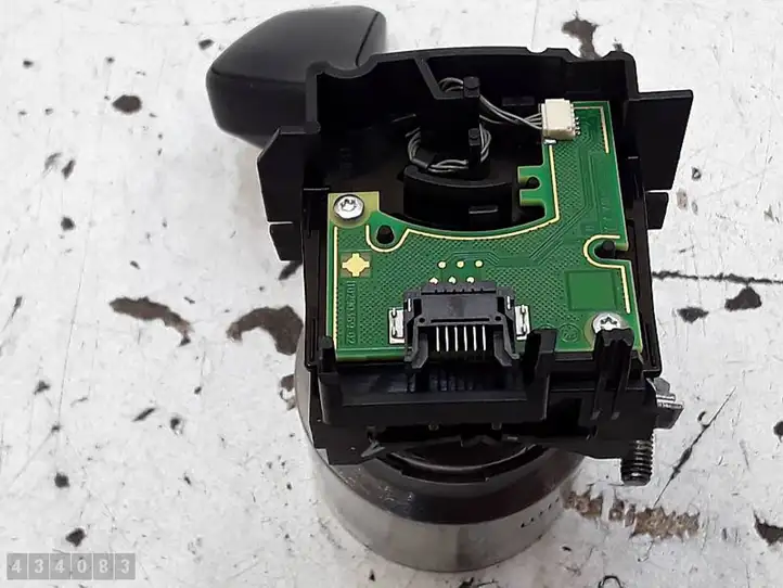 Ford Fiesta (2017 - )  H1BT13335BB Ручка поворотов/ фонарей