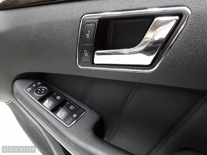Mercedes-Benz E W212 (2009 - 2016) A2127270448 Обшивка передней двери — фото 4