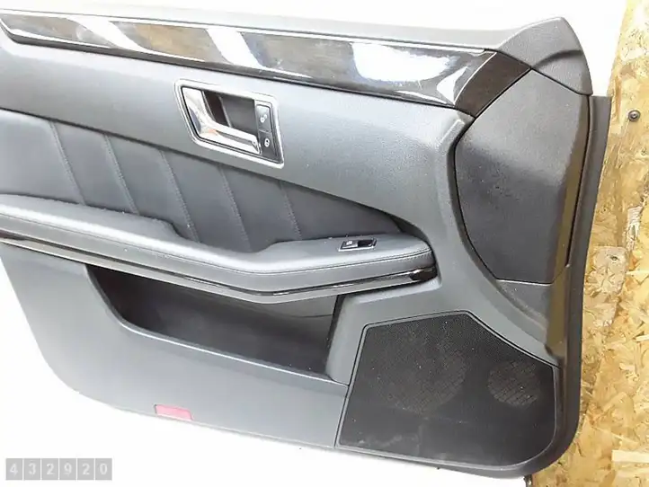 Mercedes-Benz E W212 (2009 - 2016) A2127270348 Обшивка передней двери — фото 2