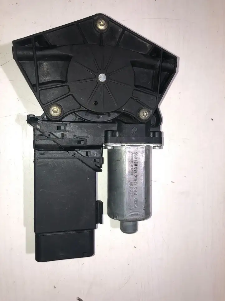 Volkswagen PASSAT B5.5 (2001 - 2005) 9700105550300 Стеклоподъемник задней двери — фото 2