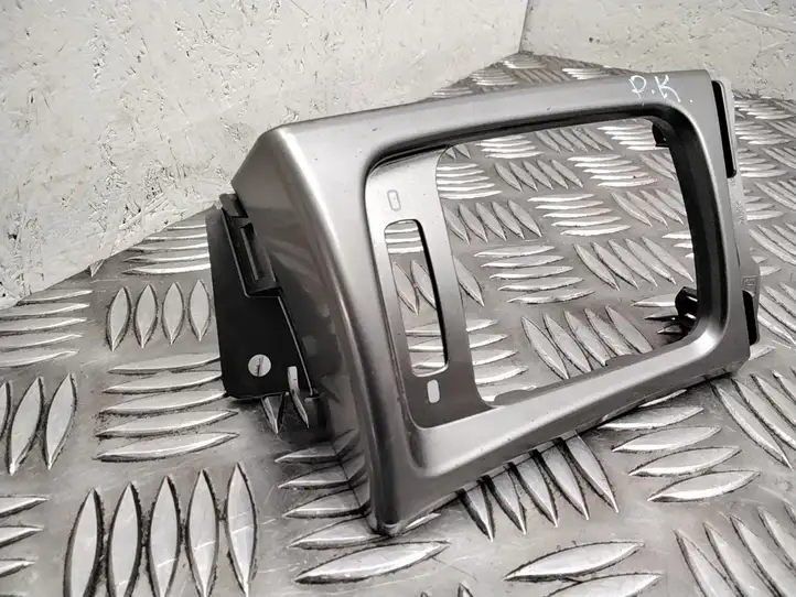 Subaru Forester SH (2008 - 2013) Отделка внутренней панели салона — фото 2