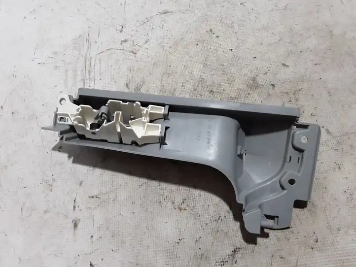 Mercedes-Benz Vito Viano W639 (2010 - 2015) A6397601261 Внутренняя ручка раздвижной двери — фото 2