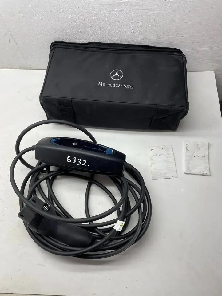 Mercedes-Benz GLE W167 (2019 - ) A0005835003 Кабель для зарядки электромобилей — фото 1