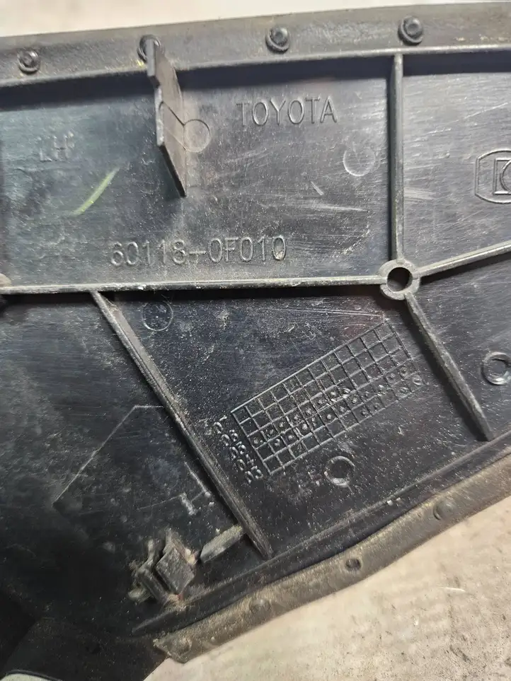 Toyota Corolla E120 E130 (2004 - 2007) 601180F010 Молдинг крыла — фото 3