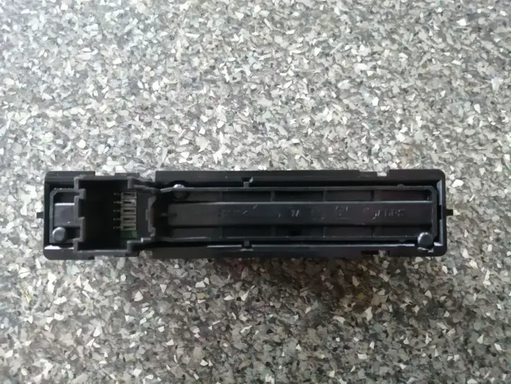 Opel Astra J (2009 - 2012) 13285122 Включатель аварийных фонарей — фото 4