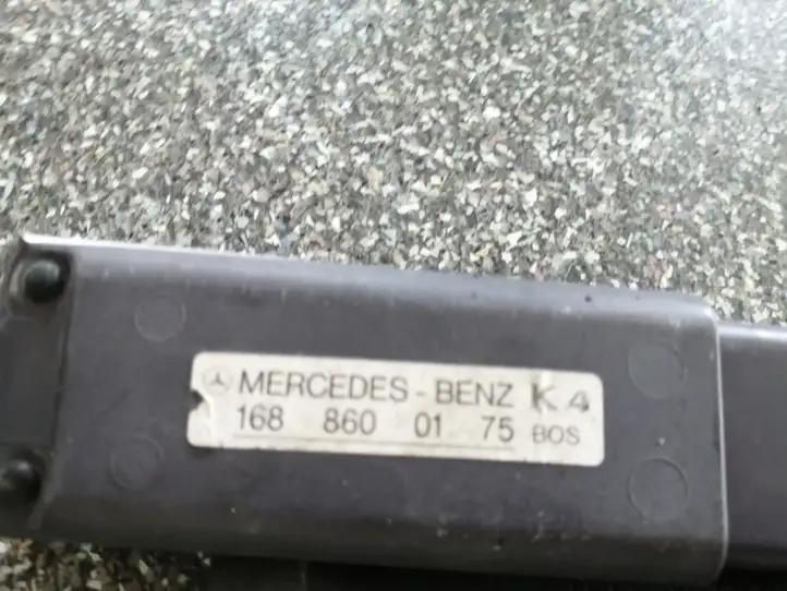 Mercedes-Benz A W168 (1997 - 2004) 1688600175 Шторка — фото 6