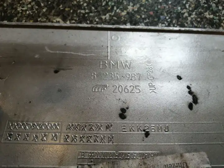 BMW 3 E46 (1998 - 2005)  8235987 Спойлер заднего стекла