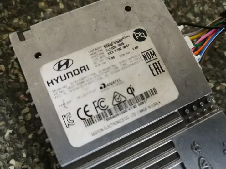 Hyundai Santa Fe (2018 - 2020) 9556081000 Модуль беспроводной зарядки — фото 1