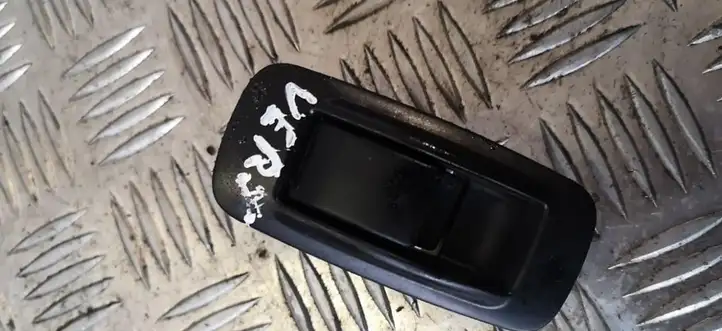 Toyota Corolla Verso AR10 (2004 - 2009) Кнопка стеклоподъемников — фото 1