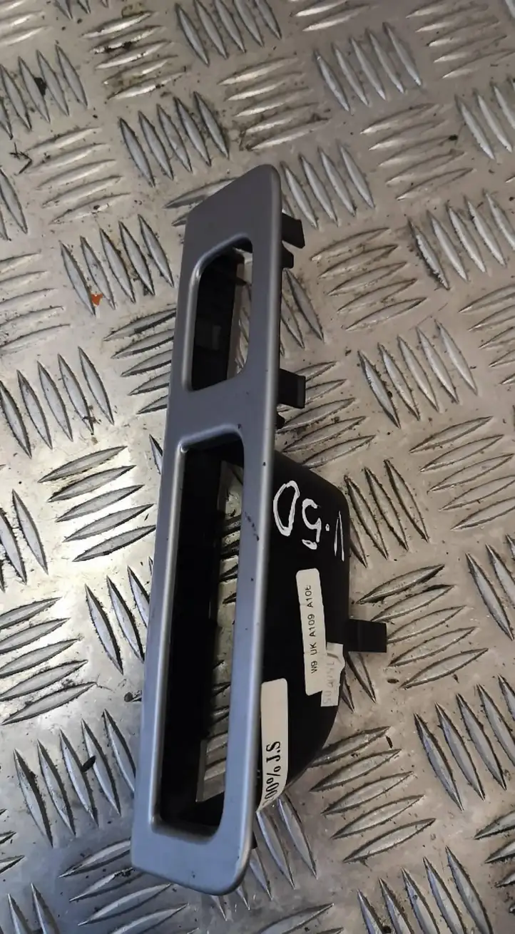 Volvo V50 (2004 - 2008) Накладка кнопки стеклоподъемника — фото 1