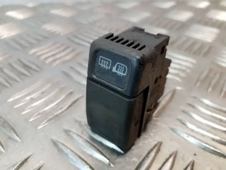 Volvo V70 (1997 - 2000)  9162952 Включатель обогрева стекла с помощью электричества