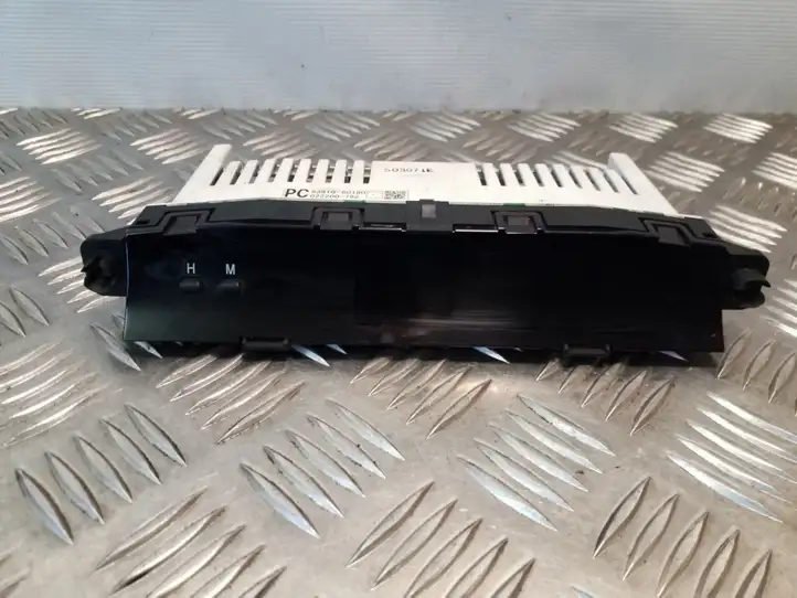 Toyota Land Cruiser (J120) (2002 - 2009) 8391060180 Автомобильные часы — фото 2